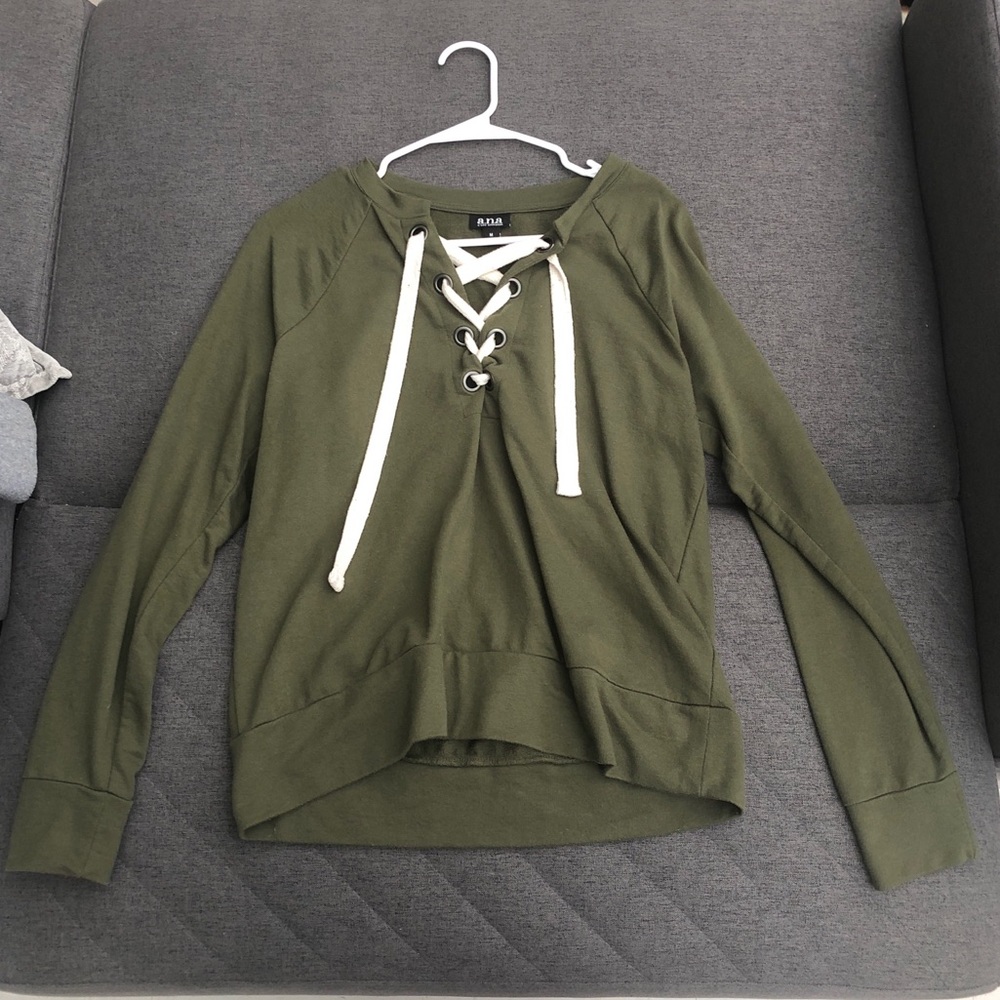A.n.a women’s medium green sweatshirt
